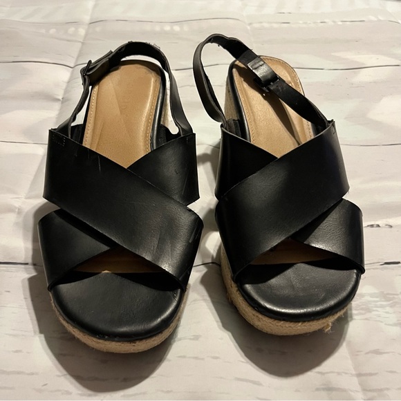 Black Espadrille Platform Sandals / Wedge Heels, Very Slight Heel, Size 11.5 W - Picture 4 of 12